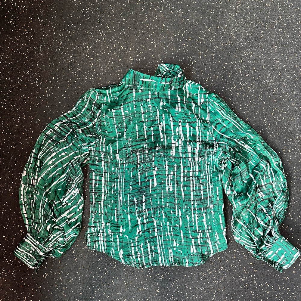 Hunter Bell Green Patterned Blouse - image 7